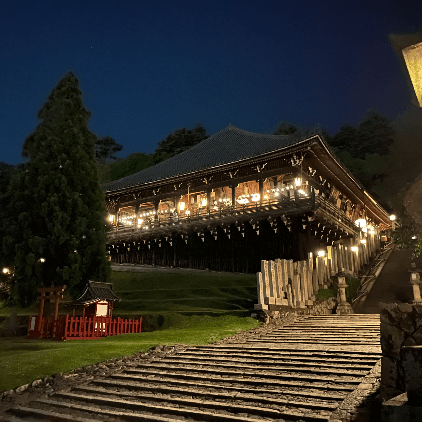 Todai-ji Nigatsudo at night